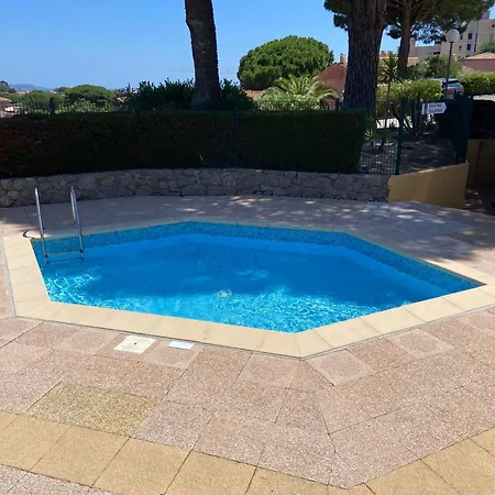 Mazet Avec Vue Mer Hébergement de vacances Cavalaire-sur-Mer